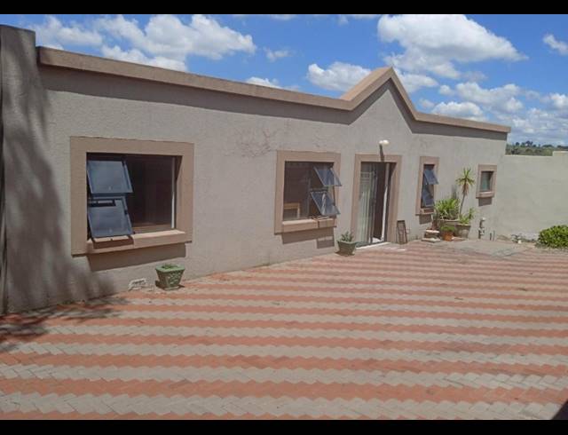 6 BEDROOM HOUSE FOR SALE IN LINMEYER